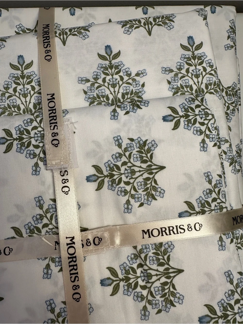 Morris & Co QUEEN 4-Piece 100% Cotton Sheet Set With Blue Flowers